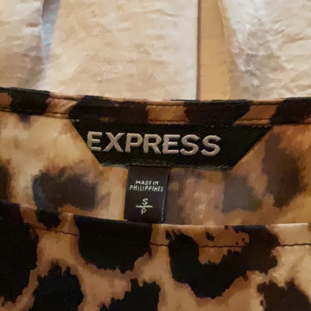 Express  pullover top - Picture 4 of 4
